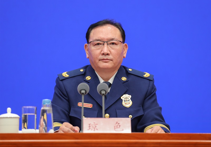 www.八插八插应急部党组成员、消防救援局局长琼色出席新闻发布会